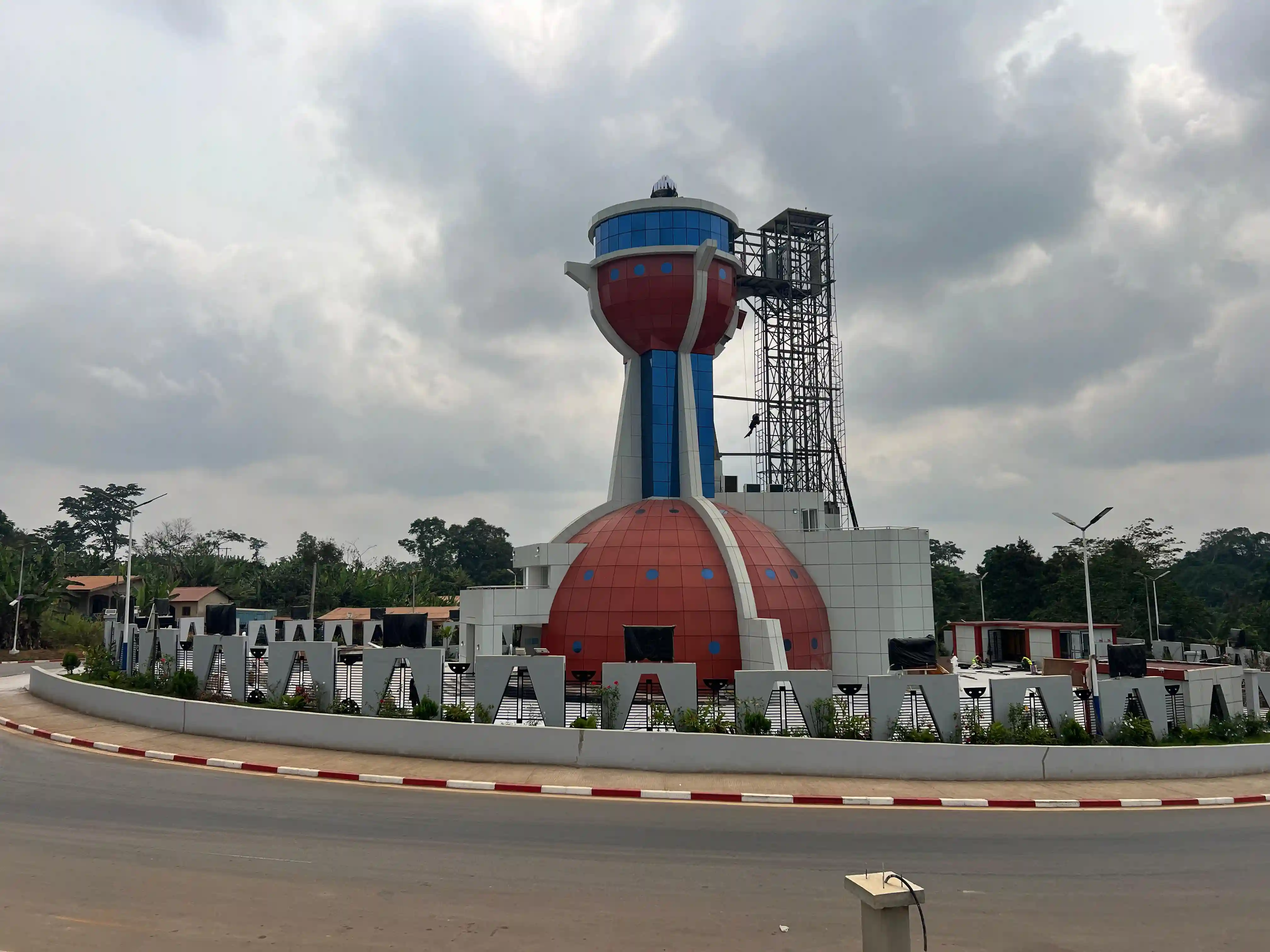 Monument Paul Biya
